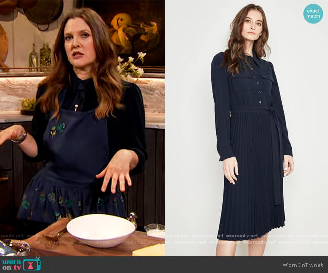 Elie Tahari Ere Pleated Dress worn by Drew Barrymore on The Drew Barrymore Show