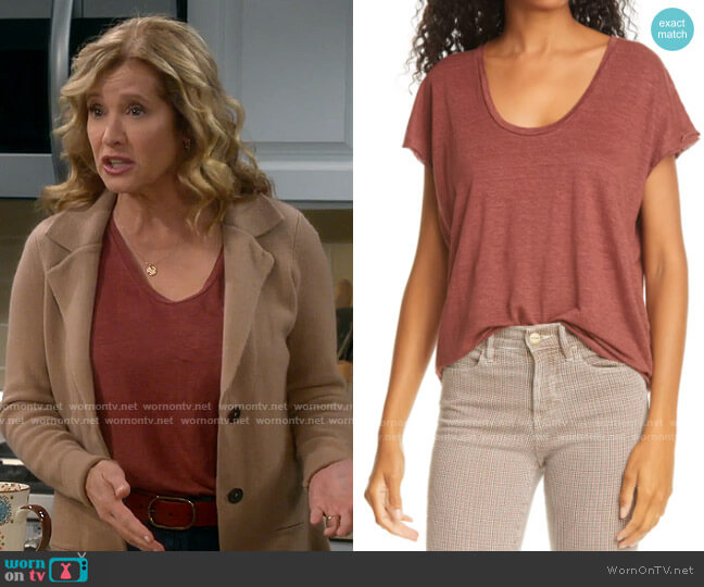 Frame Easy Scoop Neck Organic Linen T-Shirt in Sable worn by Vanessa Baxter (Nancy Travis) on Last Man Standing