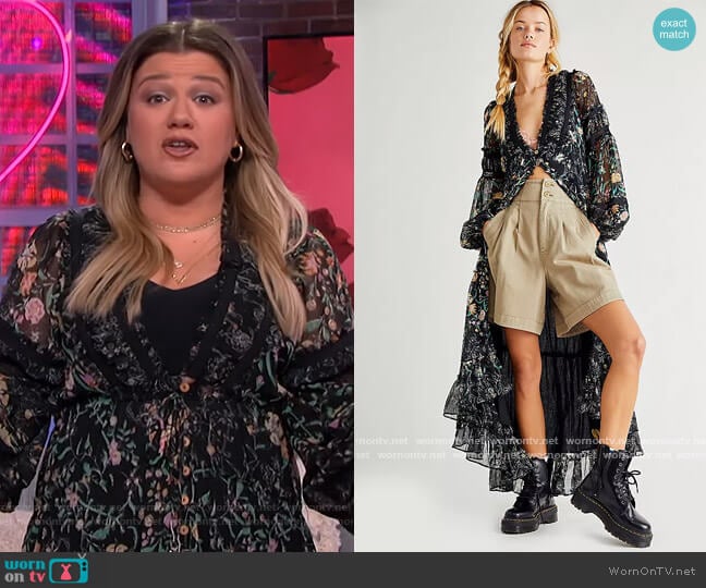 Free People Cassis Printed Chiffon Dress worn by Kelly Clarkson on The Kelly Clarkson Show