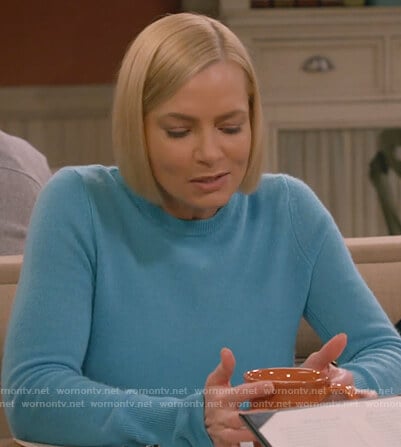 Jill’s turquoise crew neck sweater on Mom