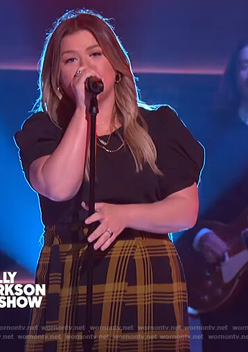 Kelly’s yellow and black plaid skirt on The Kelly Clarkson Show