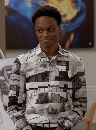Lane’s photo print shirt on Call Your Mother