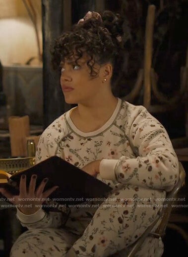Maggie’s white floral pajama set on Charmed