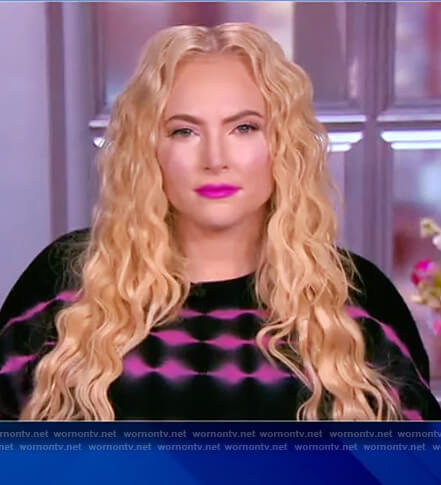 Meghan’s black tie-dye sweater on The View