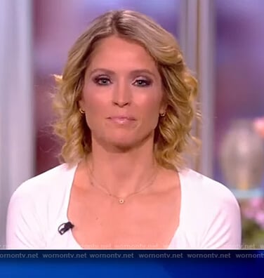 Sara’s white ruched front top on The View