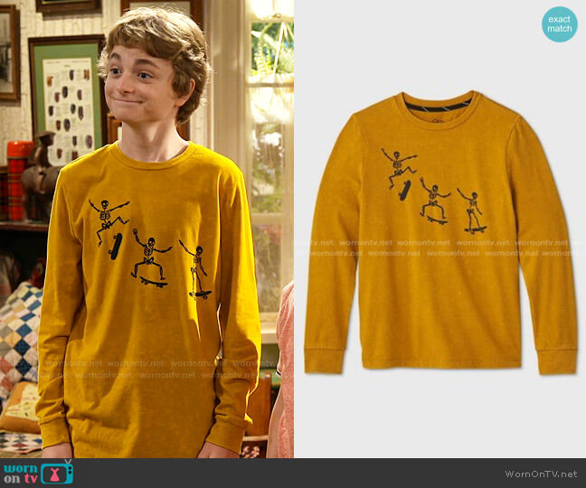 Art Class Long Sleeve Skateboard Graphic T-Shirt worn by Finn Sawyer (Will Buie Jr) on Bunkd