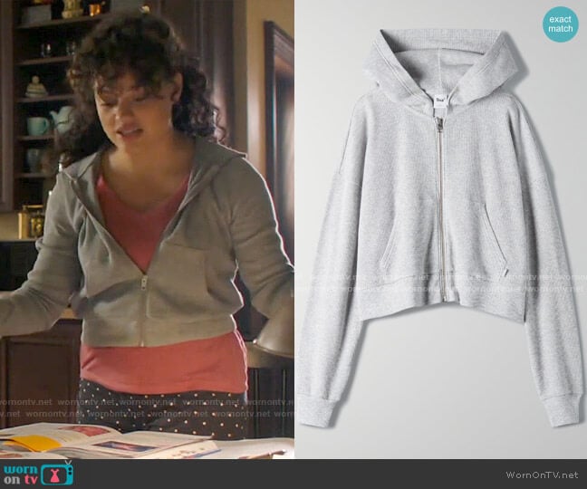 Tna Manresa Thermal Zip Up worn by Maggie Vera (Sarah Jeffery) on Charmed