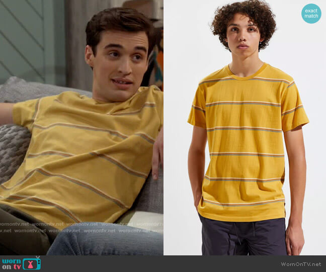 Katin Kailani Tee worn by Freddie Raine (Joey Bragg) on Call Your Mother