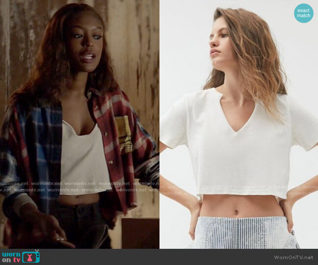 BDG Arcadian Notch Neck Cropped Tee worn by Ryan Wilder (Javicia Leslie) on Batwoman
