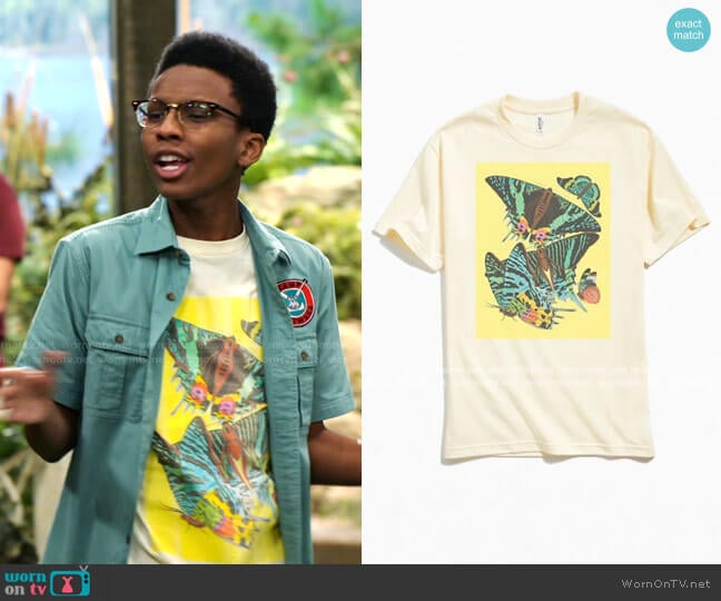 Urban Outfitters Graphic Tee worn by Noah Lambert (Israel Johnson) on Bunkd