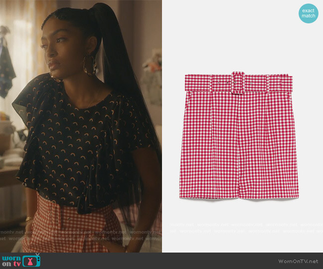 Zara Gingham Shorts worn by Zoey Johnson (Yara Shahidi) on Grown-ish