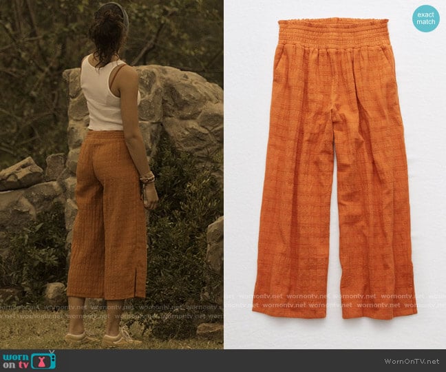 American Eagle Wide Leg Culotte in Moroccan Sunset worn by Kiara Carrera (Madison Bailey) on Outer Banks