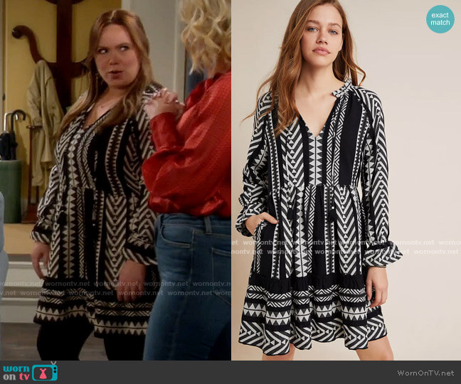 Maeve Dominique Tunic Dress worn by Kristin Baxter (Amanda Fuller) on Last Man Standing