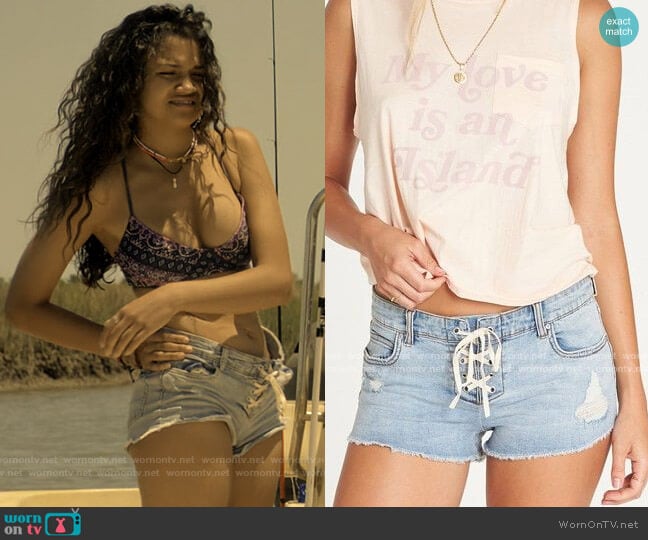 Billabong Lite Hearted Denim Short worn by Kiara Carrera (Madison Bailey) on Outer Banks