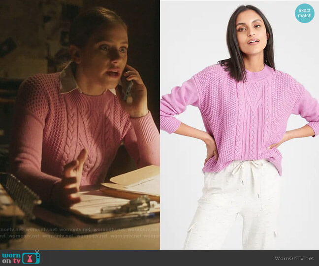 Banana Republic Chunky Cable Crew-neck Sweater worn by Betty Cooper (Lili Reinhart) on Riverdale