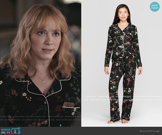 Gilligan and O'Malley Total Comfort Notch Collar Pajama worn by Beth Boland (Christina Hendricks) on Good Girls