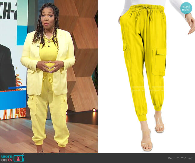 INC International Concepts Utility Jogger Pants worn by Kym Whitley on E! News