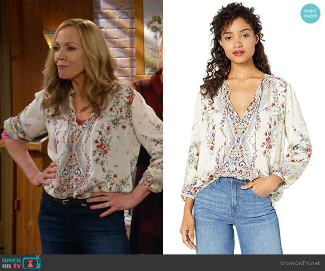 Lucky Brand Julie Pintuck Top worn by Bonnie Plunkett (Allison Janney) on Mom