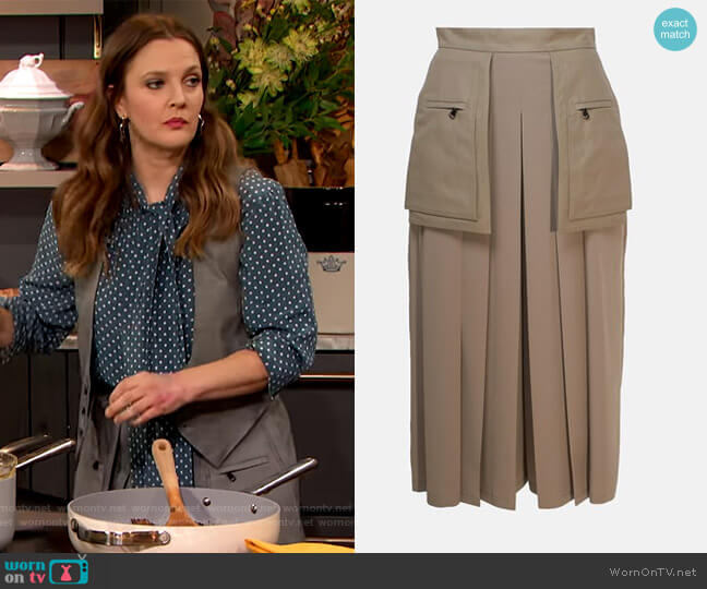Max Mara Gray Fox Culottes worn by Drew Barrymore on The Drew Barrymore Show