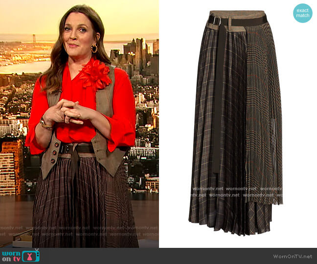 Sacai Glencheck Mix Pleated Skirt worn by Drew Barrymore on The Drew Barrymore Show