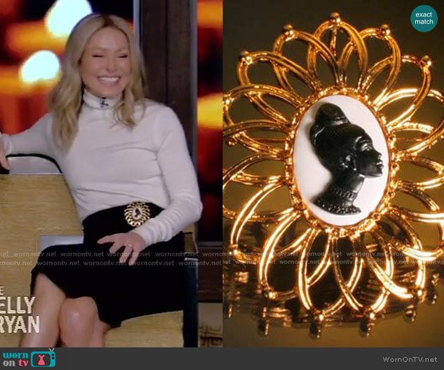 Coreen Simpson Large The Legends Cameo worn by Kelly Ripa on Live with Kelly and Mark