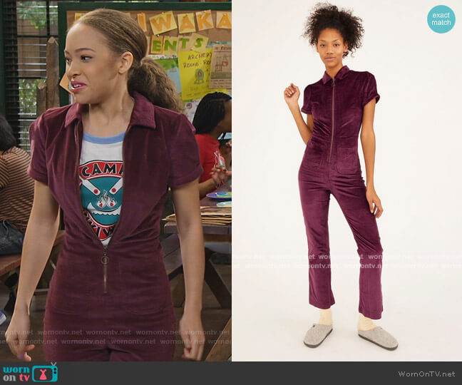 Urban Outfitters Clark Corduroy Zip-Front Coverall worn by Ava (Shelby Simmons) on Bunkd