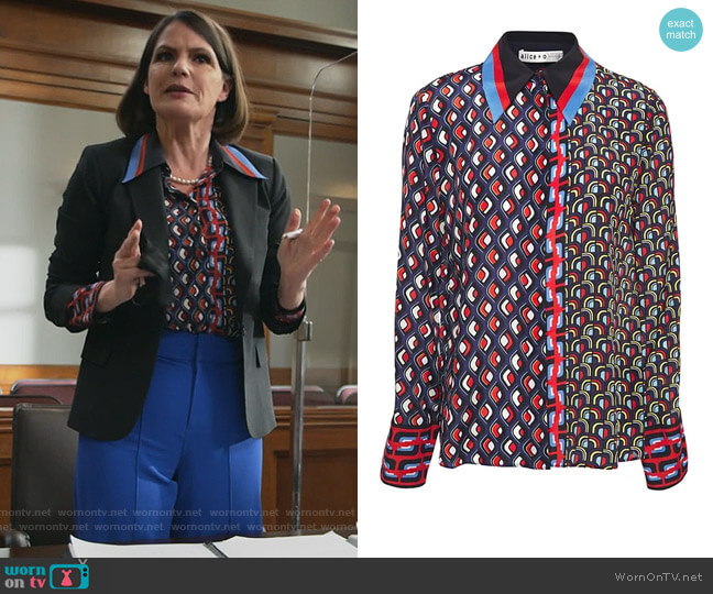 Alice + Olivia Willa printed silk crepe de chine shirt worn by Maggie Palmer (Suzanne Cryer) on All Rise