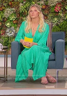 Amanda’s green v-neck ruffled dress on The Talk