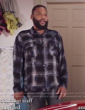 Andre’s black plaid shirt on Black-ish