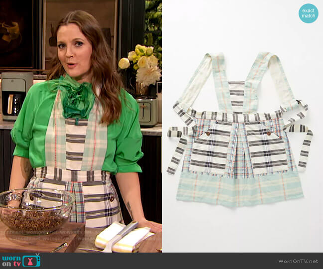 Anthropologie Kelby Mixed Plaid Apron worn by Drew Barrymore on The Drew Barrymore Show