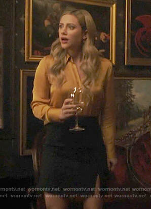 Betty’s pinstripe mini skirt on Riverdale