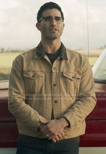 Clark’s beige jacket with brown collar on Superman and Lois