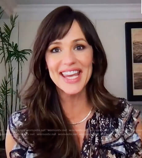 Jennifer Garner’s black floral ruffle dress on The Kelly Clarkson Show