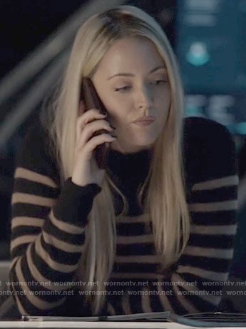 Julia’s black striped sweater on Batwoman