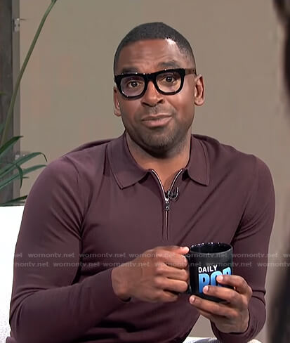 Justin’s brown quarter zip polo shirt on E! News Daily Pop