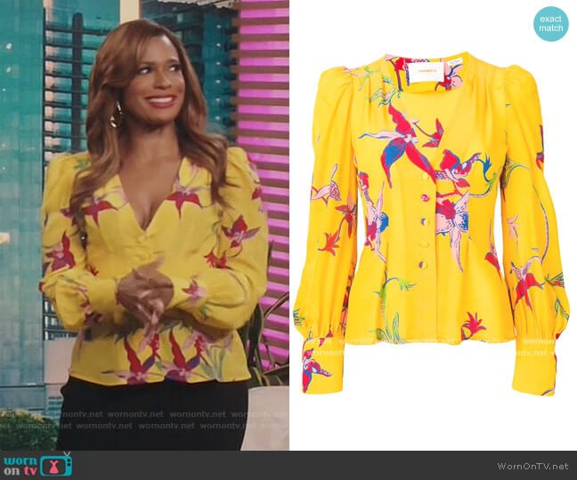 La Double J Smokin'Hot shirt worn by Mika (Kimrie Lewis) on Kenan