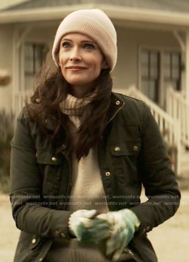 Lois’s green jacket on Superman and Lois
