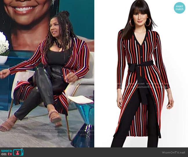 New York & Company Striped V-Neck Duster worn by Kym Whitley on E! News