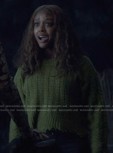 Ryan’s green frayed hem sweater on Batwoman