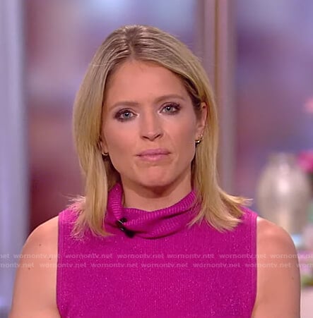 Sara’s pink sleeveless turtleneck sweater on The View