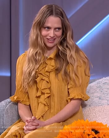 Teresa Palmer’s mustard ruffle front dress on The Kelly Clarkson Show