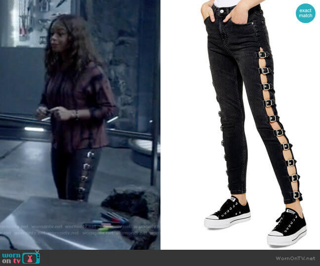 Topshop Jamie Side Buckle Jeans worn by Ryan Wilder (Javicia Leslie) on Batwoman