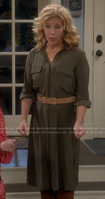 Vanessa’s green shirtdress on Last Man Standing