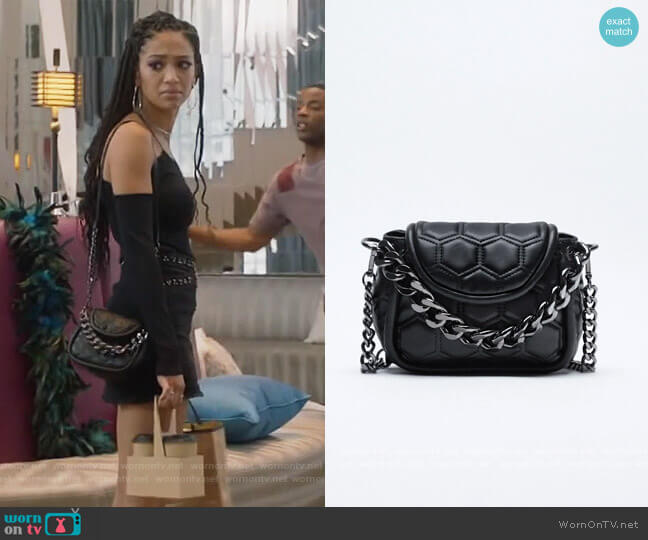 Zara Topstitched Crossbody Bag with Chain worn by Olivia Baker (Samantha Logan) on All American