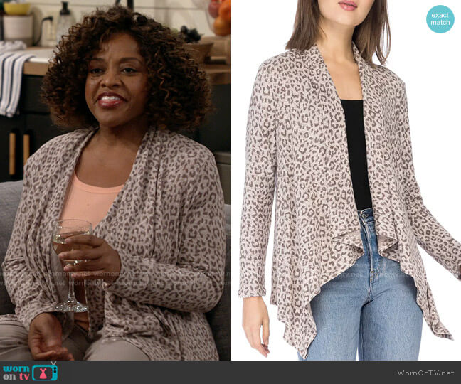 Bobeau Amie Draped Front Cardigan in Oatmeal Leopard worn by Sharon (Sherri Shepherd) on Call Your Mother