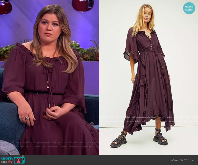 Free People Beach Bliss Maxi Dress worn by Kelly Clarkson on The Kelly Clarkson Show