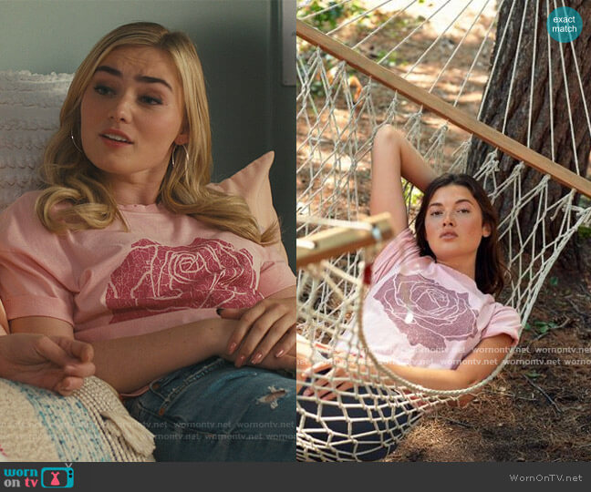 Free People Rose Boyfriend Tee worn by Taylor Otto (Meg Donnelly) on American Housewife
