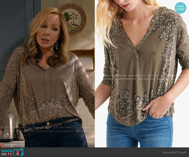 Lucky Brand Bandana-Print Henley Top worn by Bonnie Plunkett (Allison Janney) on Mom