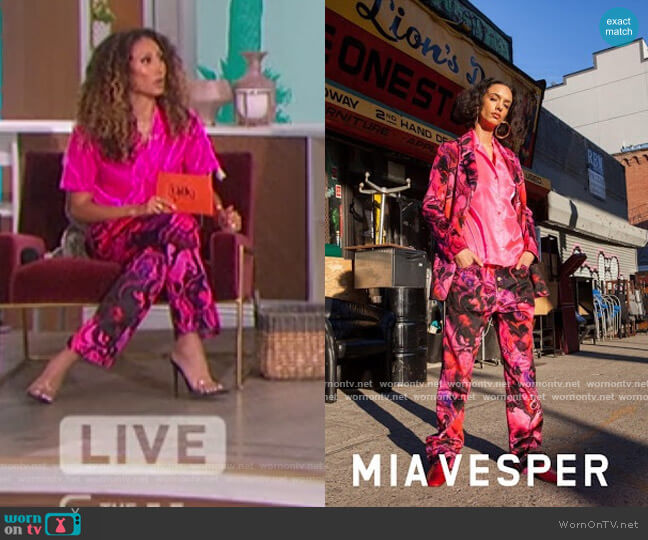 Mia Vesper Bowling Shirt worn by Elaine Welteroth on The Talk