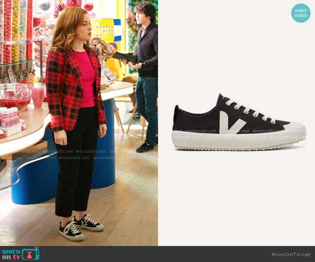 Veja Nova organic cotton-canvas sneakers worn by Zoey Clarke (Jane Levy) on Zoeys Extraordinary Playlist